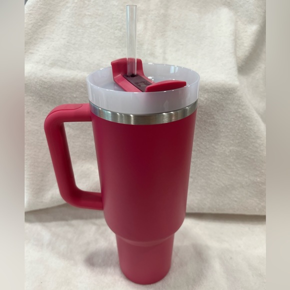 Stanley Quencher 40oz Fuchsia - Picture 4 of 7